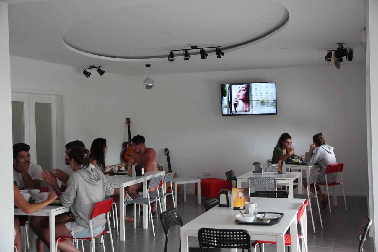 Uau Hostel 피게이라다포즈 외부 사진